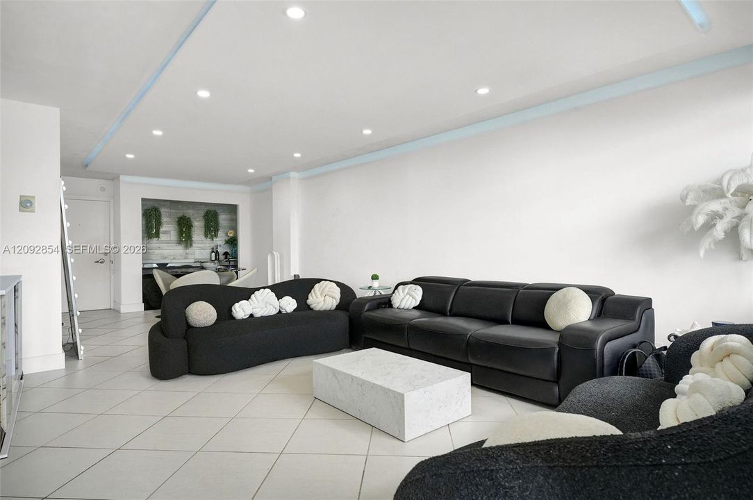 En Venta: $359,000 (1 camas, 1 baños, 910 Pies cuadrados)