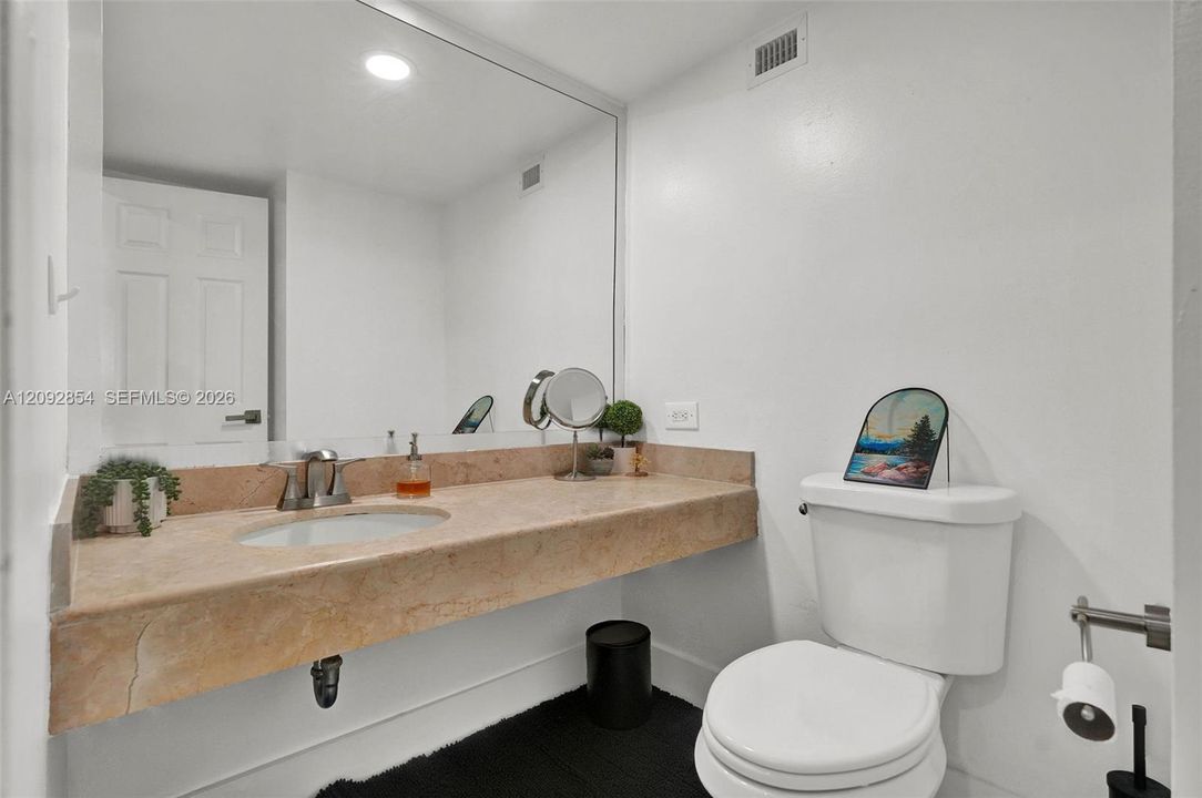 En Venta: $359,000 (1 camas, 1 baños, 910 Pies cuadrados)