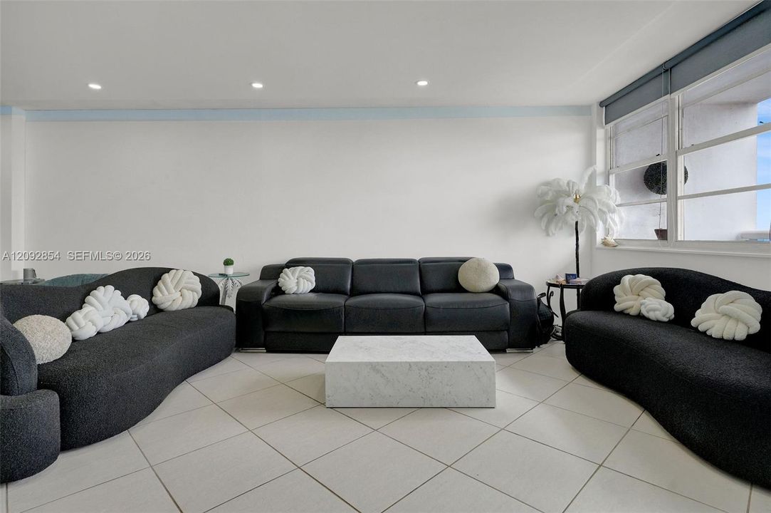 En Venta: $359,000 (1 camas, 1 baños, 910 Pies cuadrados)