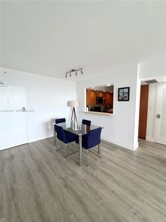 En Renta: $4,700 (2 camas, 2 baños, 1190 Pies cuadrados)