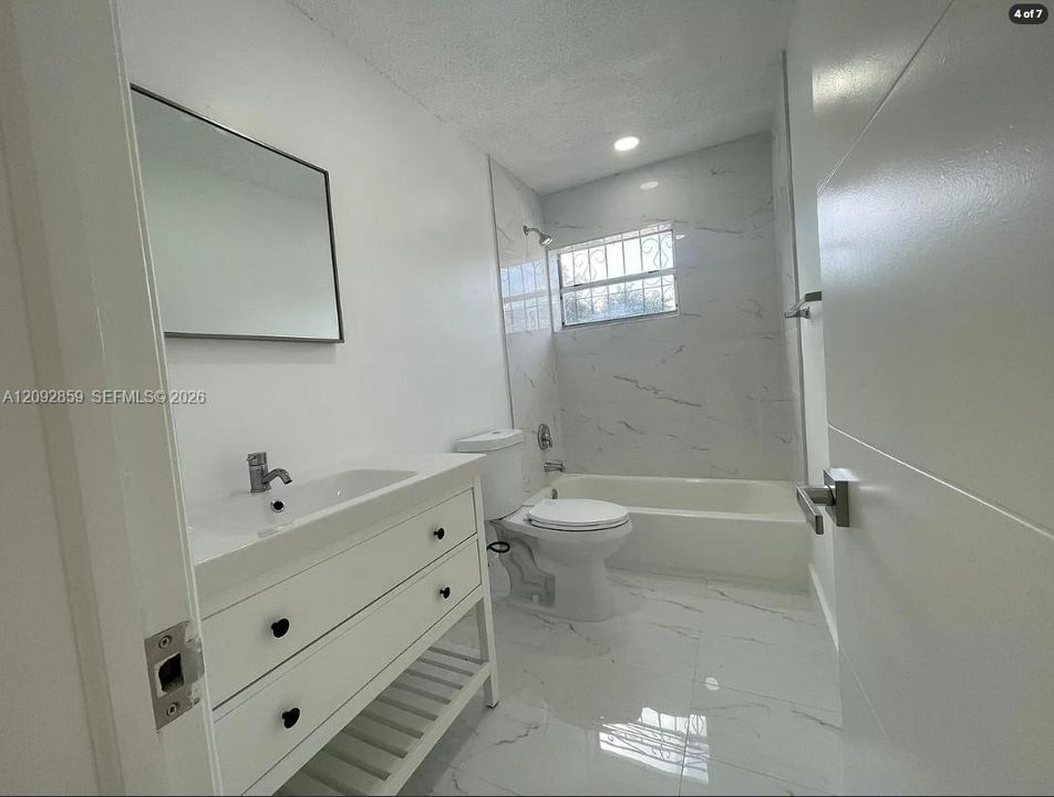 В аренду: $2,100 (26 спален, 2 ванн, 28529 Квадратных фут)