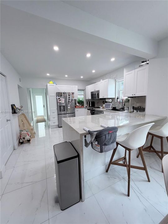 For Rent: $6,000 (3 beds, 2 baths, 1555 Square Feet)