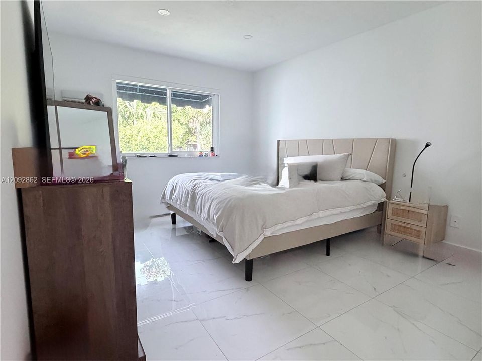 For Rent: $6,000 (3 beds, 2 baths, 1555 Square Feet)