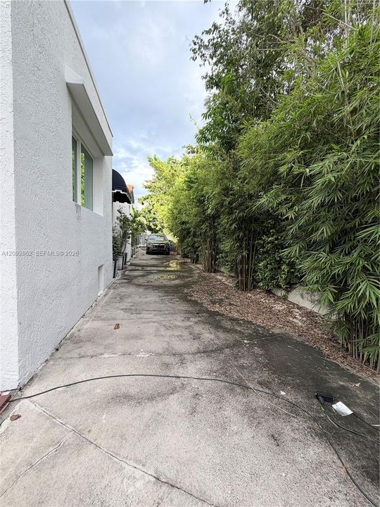 For Rent: $6,000 (3 beds, 2 baths, 1555 Square Feet)