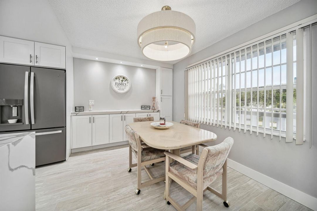 Dining Room/Butler Service Station