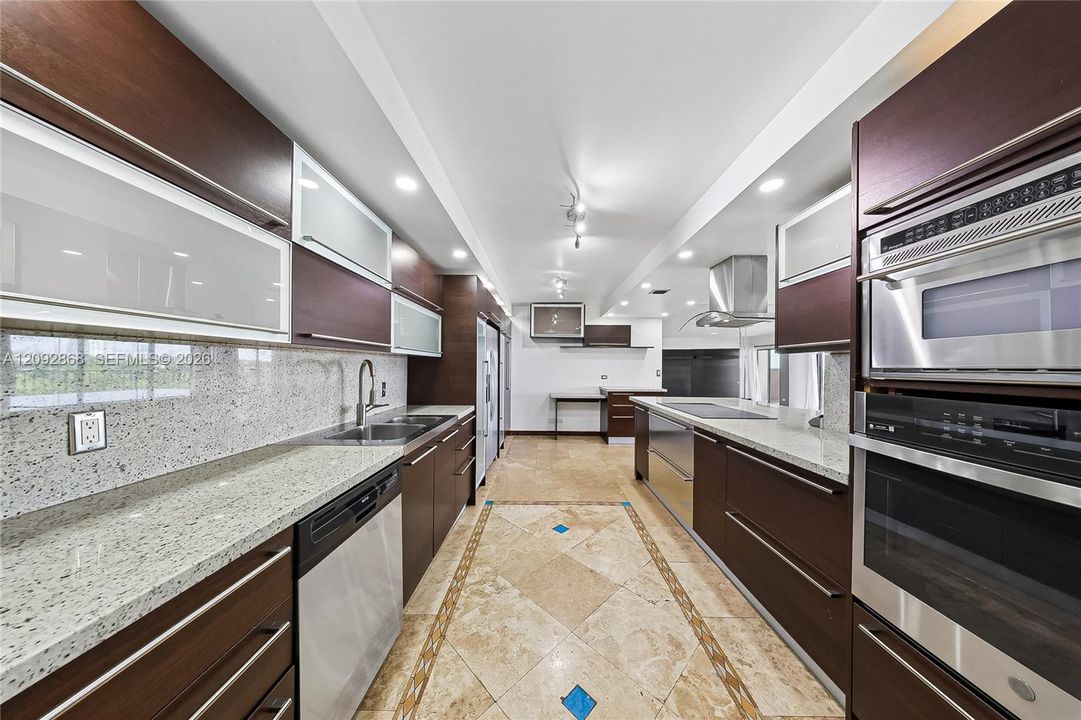 В аренду: $3,350 (3 спален, 3 ванн, 1950 Квадратных фут)
