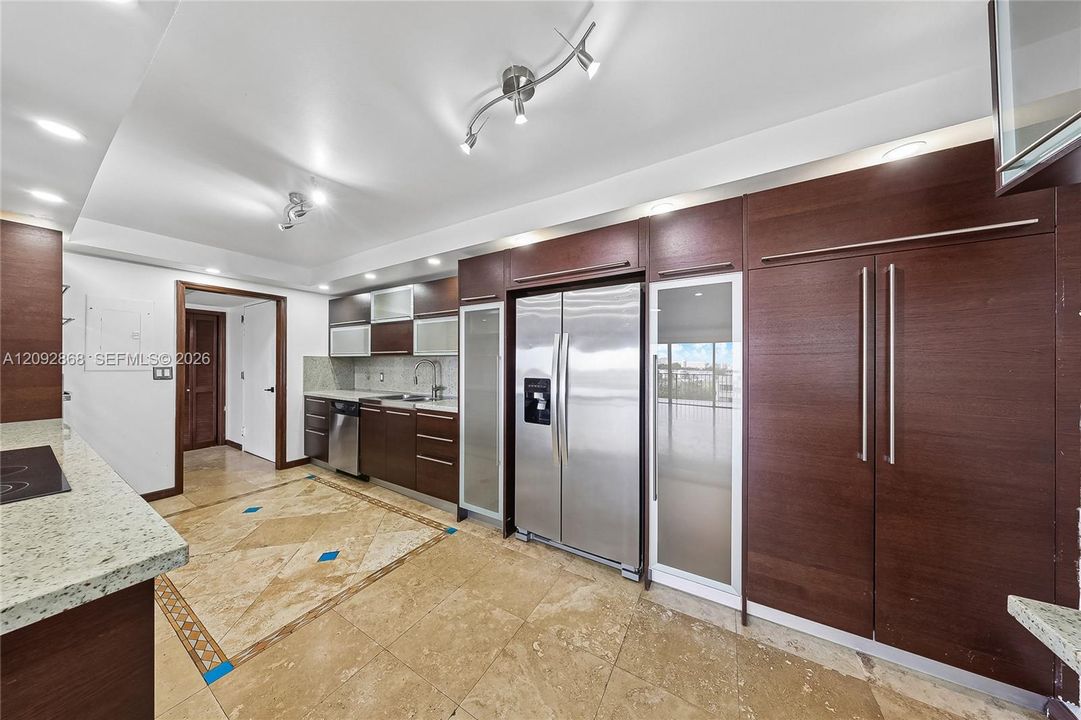 В аренду: $3,350 (3 спален, 3 ванн, 1950 Квадратных фут)