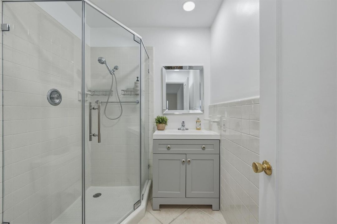 Primary En Suite Bathroom