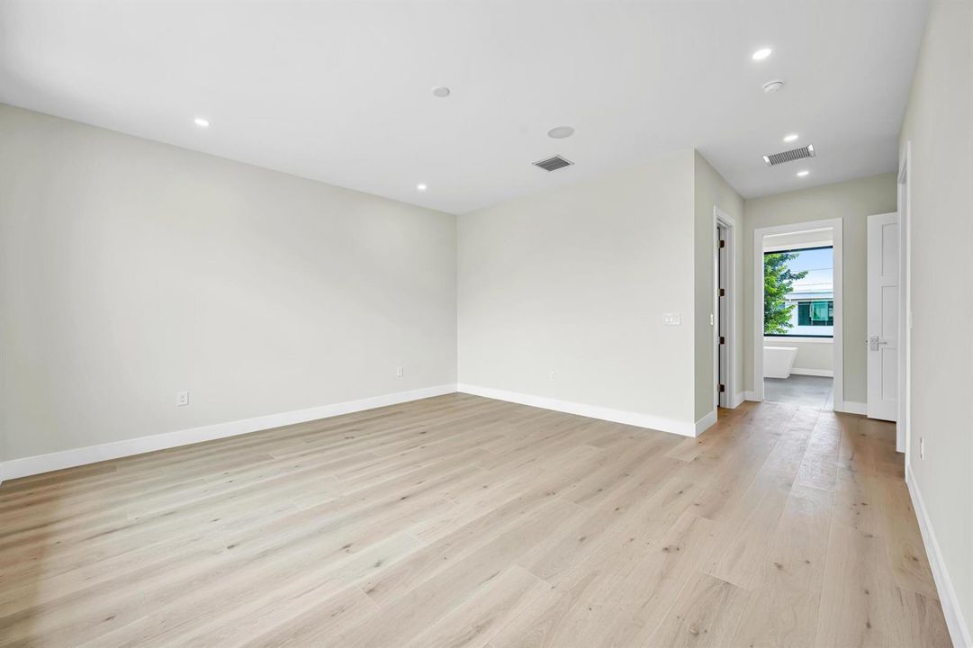 445 NE 11TH AVE-41