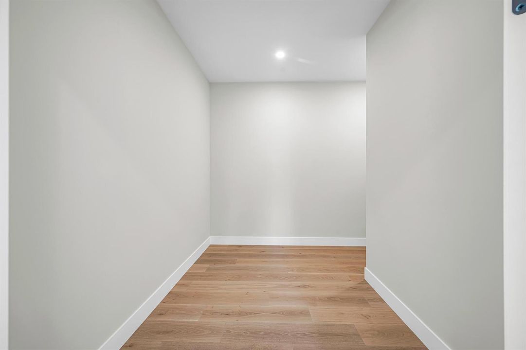 445 NE 11TH AVE-47