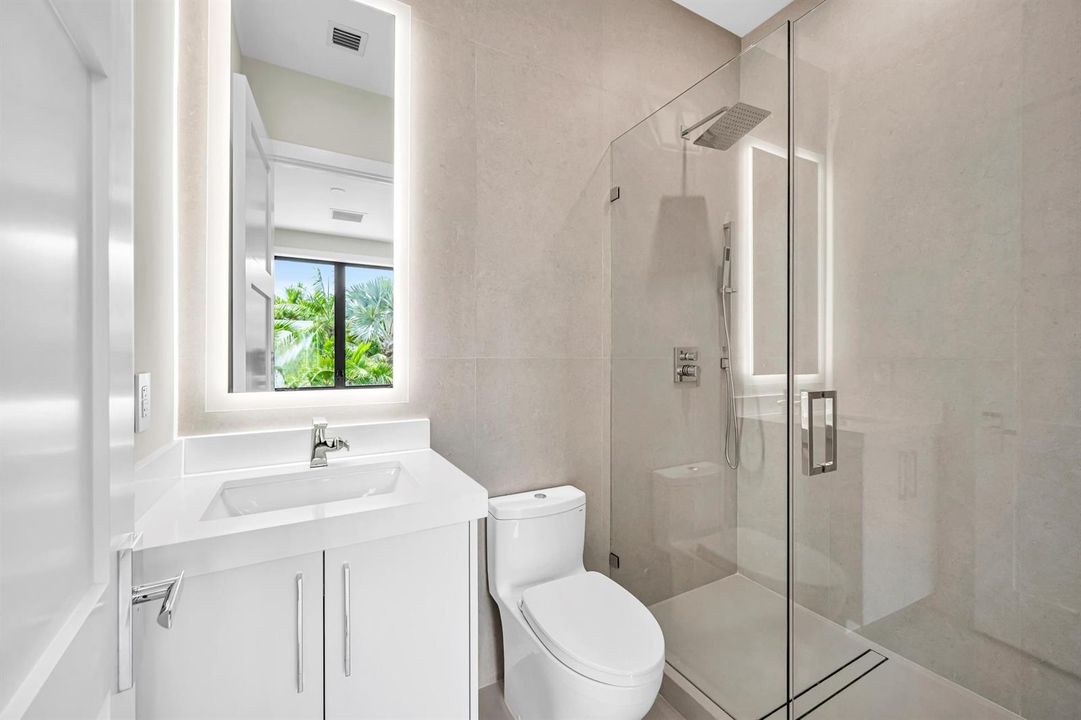445 NE 11TH AVE-58