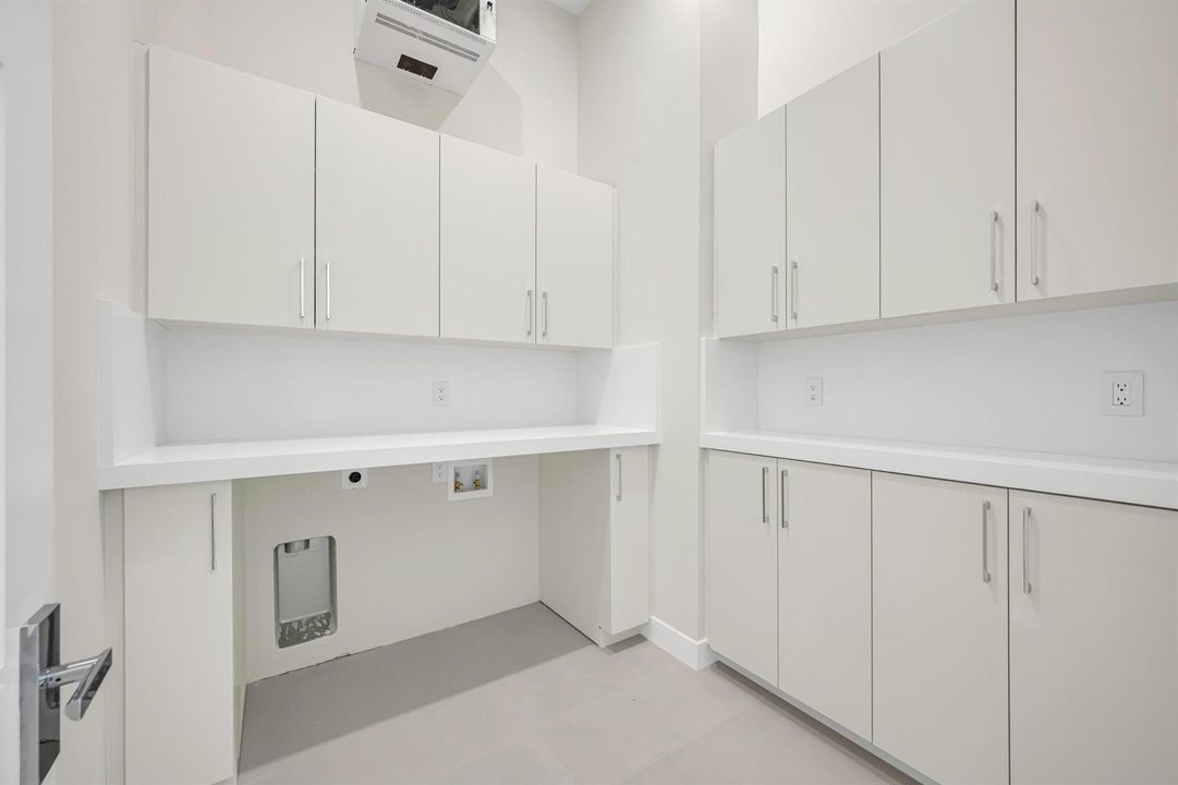 445 NE 11TH AVE-49