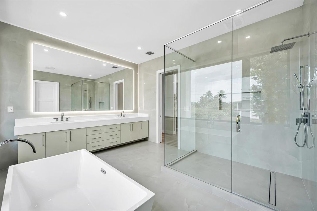 445 NE 11TH AVE-45