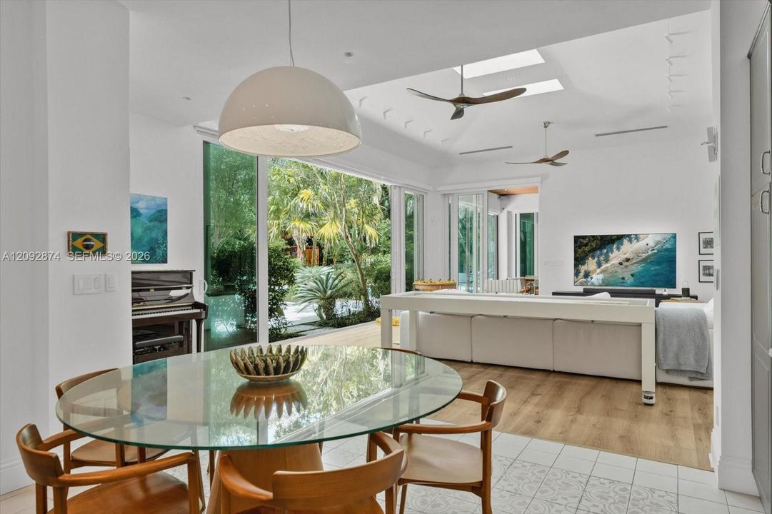 En Venta: $10,900,000 (6 camas, 5 baños, 5185 Pies cuadrados)