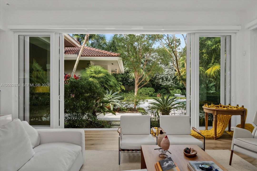 En Venta: $10,900,000 (6 camas, 5 baños, 5185 Pies cuadrados)