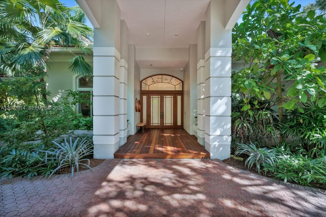 En Venta: $10,900,000 (6 camas, 5 baños, 5185 Pies cuadrados)