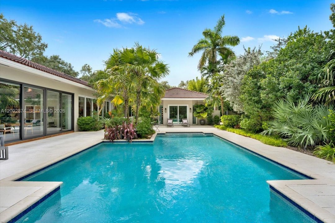 En Venta: $10,900,000 (6 camas, 5 baños, 5185 Pies cuadrados)