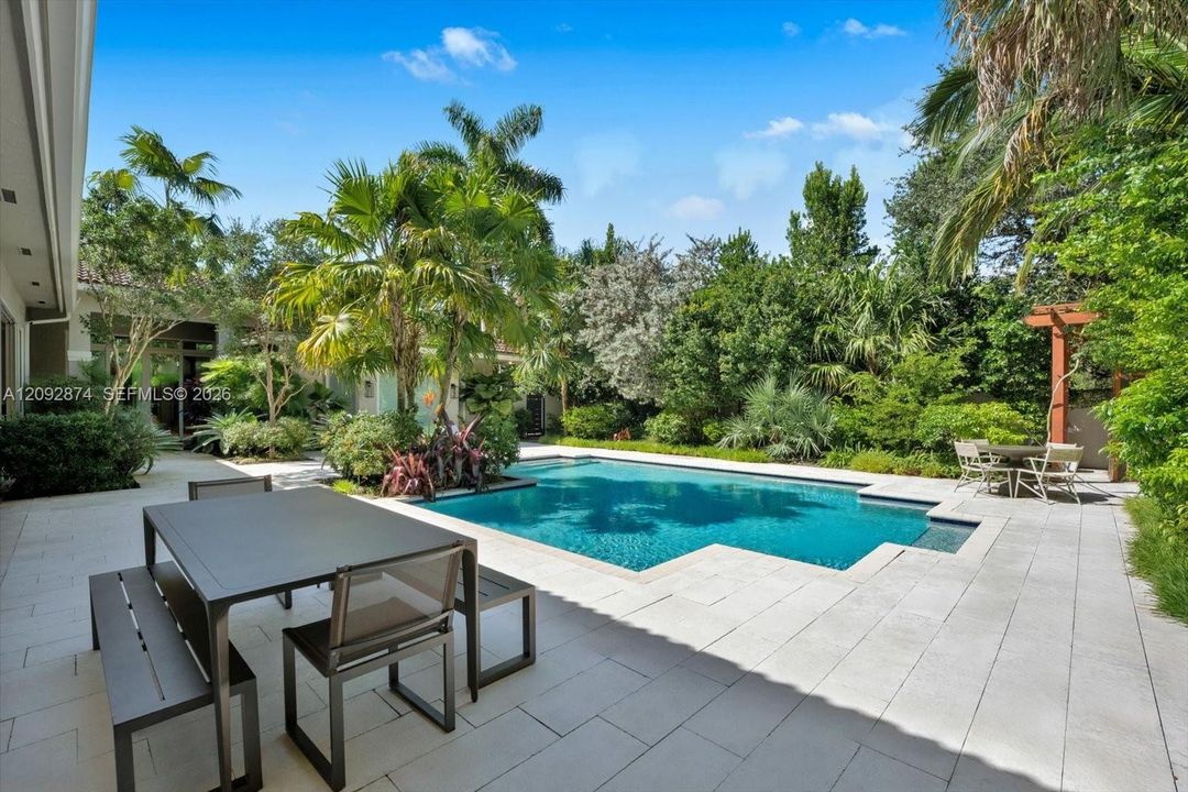En Venta: $10,900,000 (6 camas, 5 baños, 5185 Pies cuadrados)