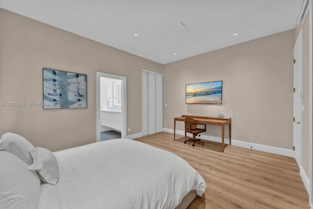 En Venta: $10,900,000 (6 camas, 5 baños, 5185 Pies cuadrados)