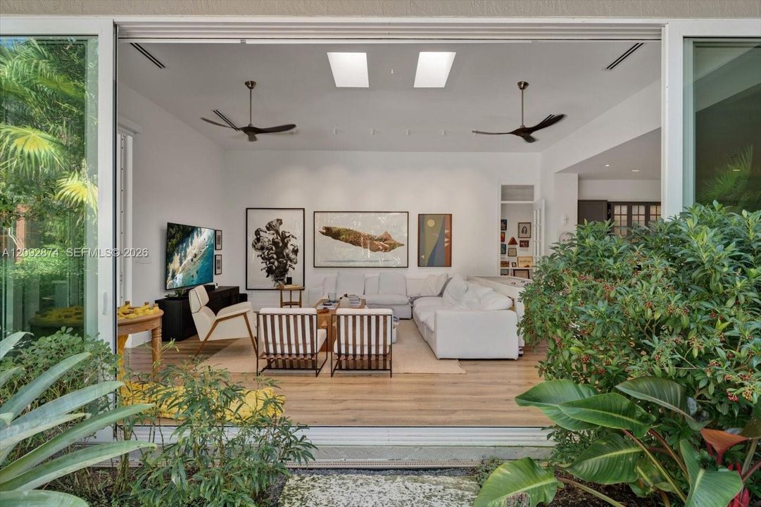 En Venta: $10,900,000 (6 camas, 5 baños, 5185 Pies cuadrados)