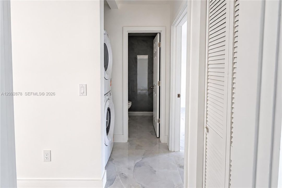 На продажу: $490,900 (2 спален, 1 ванн, 858 Квадратных фут)