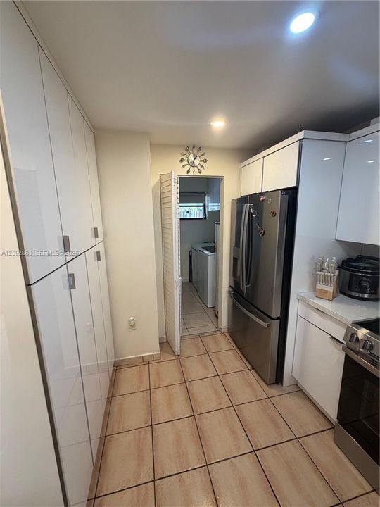 Active With Contract: $529,999 (3 beds, 2 baths, 1458 Square Feet)