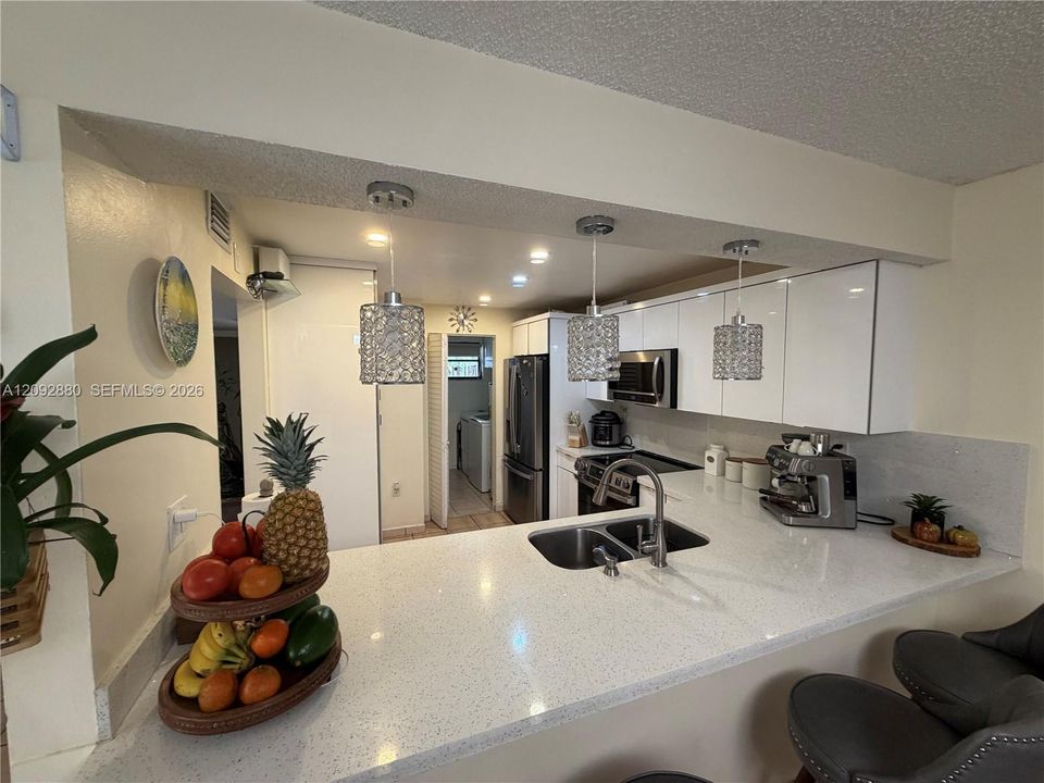 Active With Contract: $529,999 (3 beds, 2 baths, 1458 Square Feet)