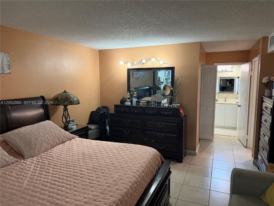 Active With Contract: $529,999 (3 beds, 2 baths, 1458 Square Feet)