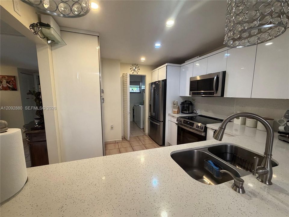 Active With Contract: $529,999 (3 beds, 2 baths, 1458 Square Feet)