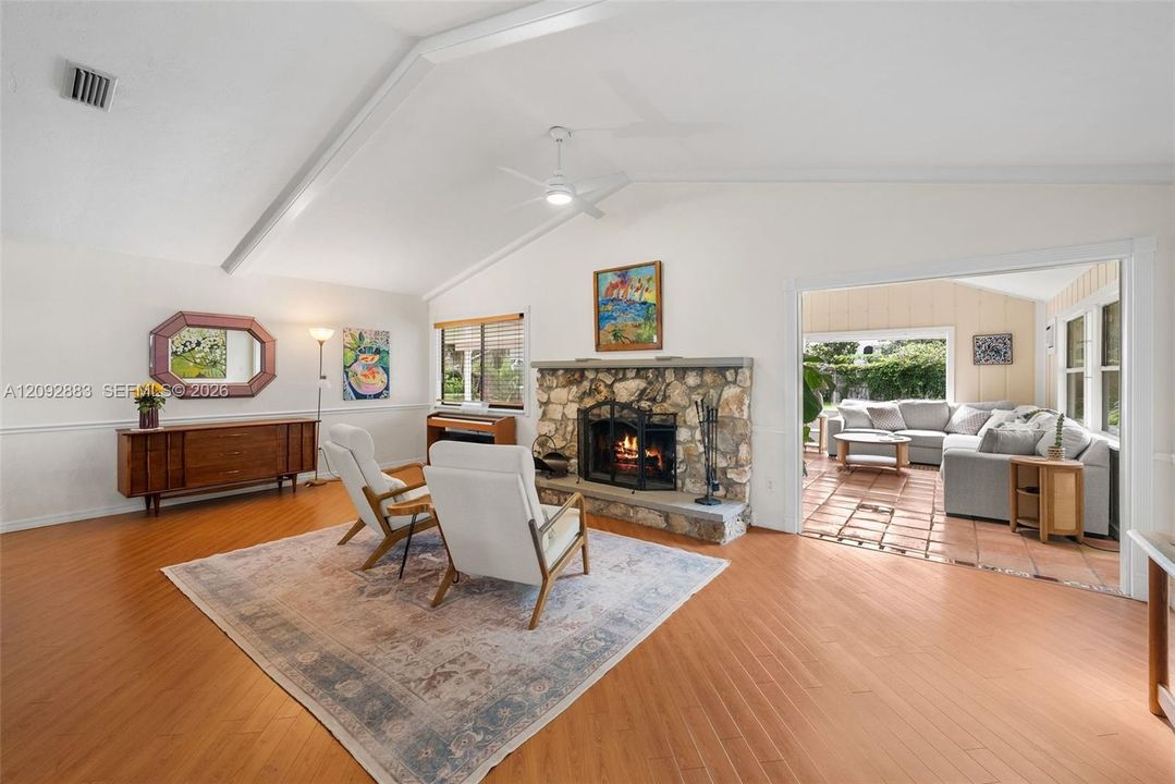 For Sale: $375,000 (3 beds, 2 baths, 1658 Square Feet)
