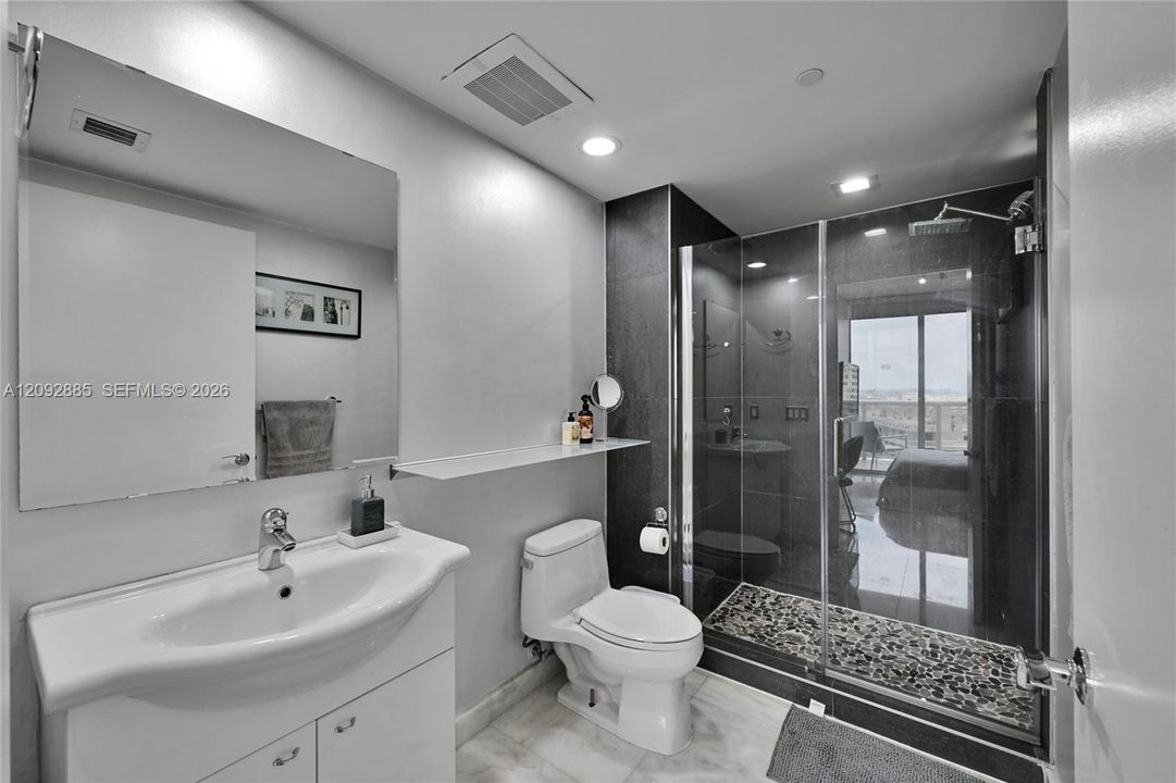 For Rent: $6,500 (3 beds, 3 baths, 1571 Square Feet)