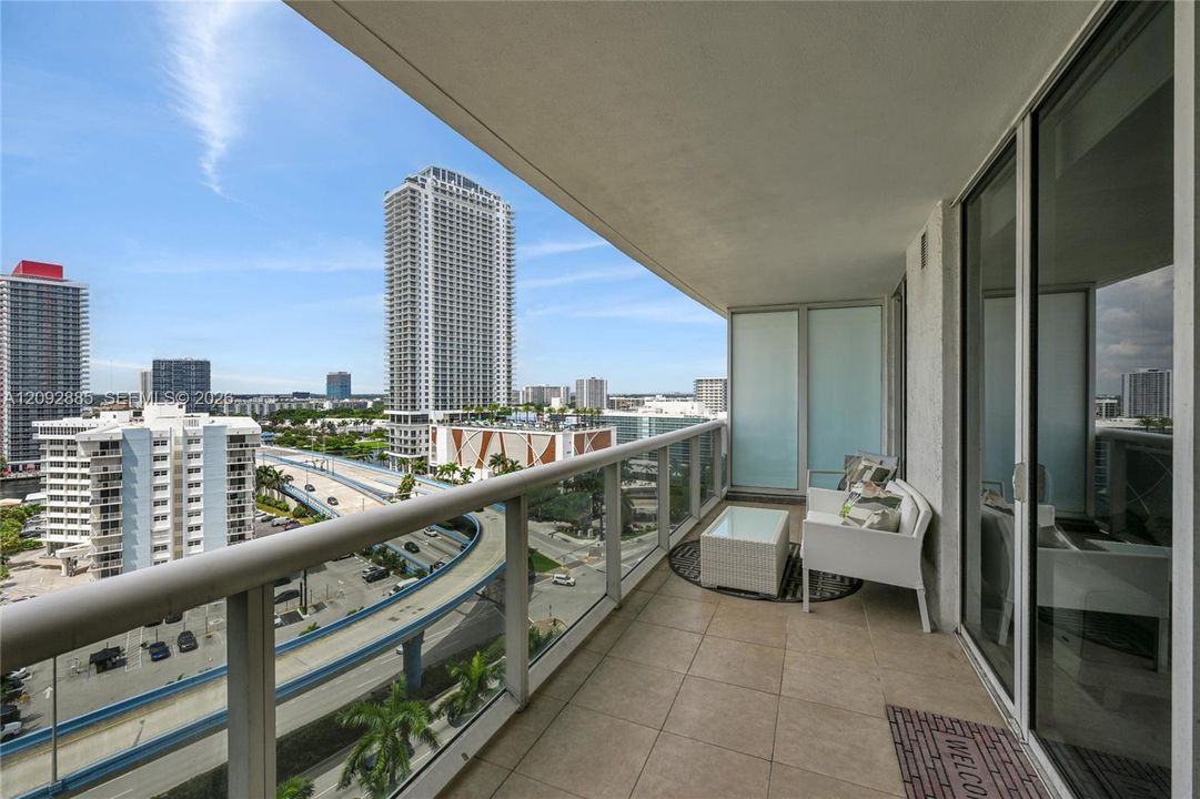 For Rent: $6,500 (3 beds, 3 baths, 1571 Square Feet)