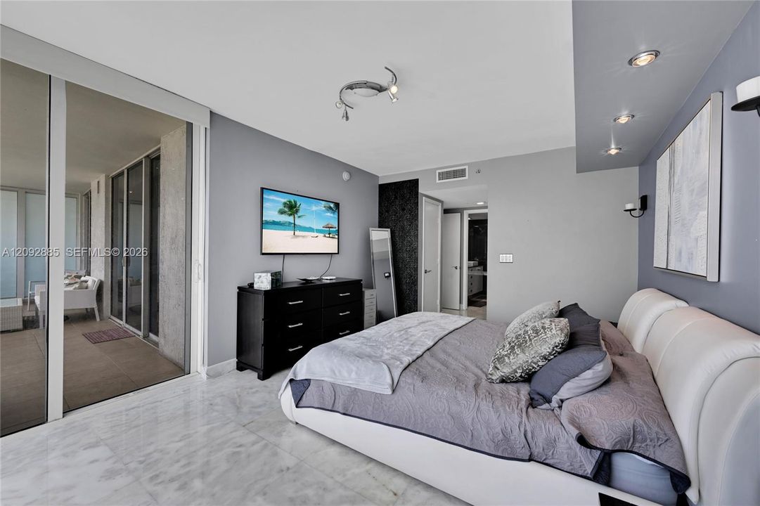 For Rent: $6,500 (3 beds, 3 baths, 1571 Square Feet)