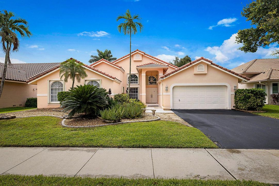 4900 NW 100 Terrace-1