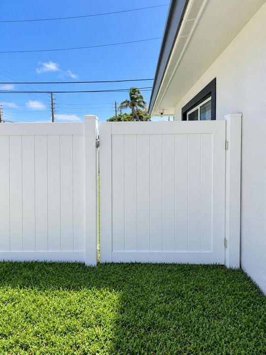 Gate to yard