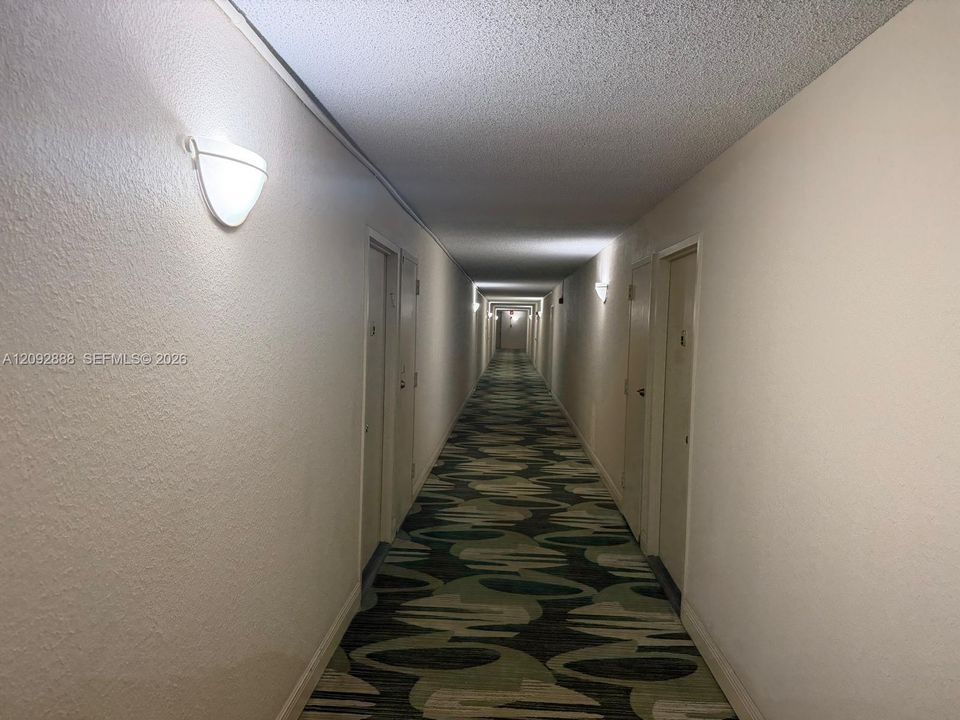 For Rent: $2,200 (2 beds, 2 baths, 1130 Square Feet)