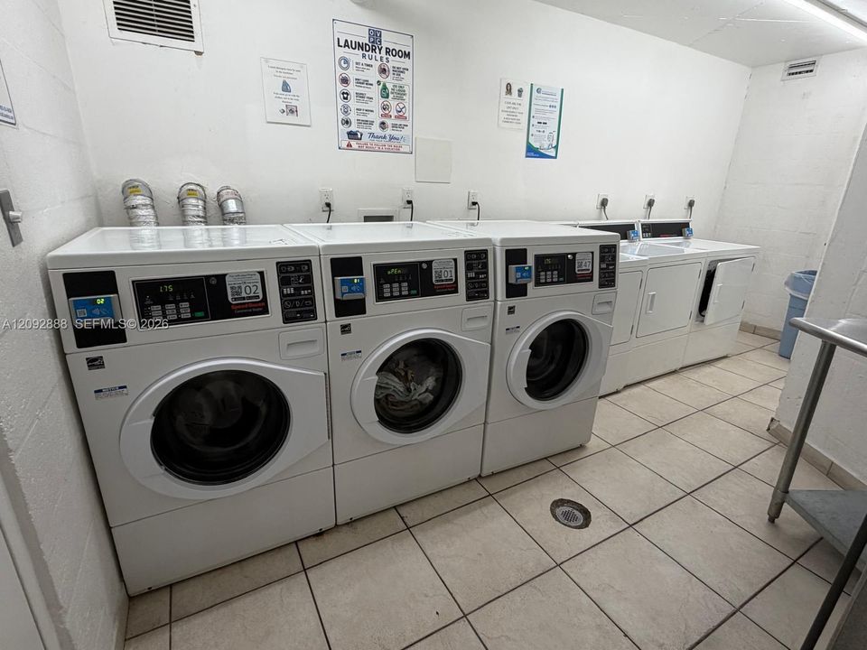 For Rent: $2,200 (2 beds, 2 baths, 1130 Square Feet)