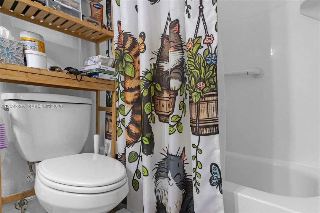 For Rent: $5,200 (3 beds, 2 baths, 1632 Square Feet)
