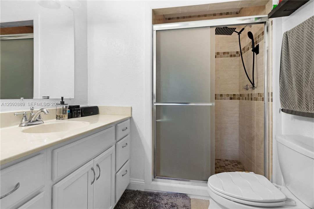 For Rent: $5,200 (3 beds, 2 baths, 1632 Square Feet)