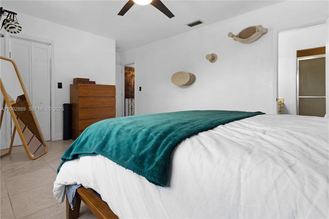 For Rent: $5,200 (3 beds, 2 baths, 1632 Square Feet)