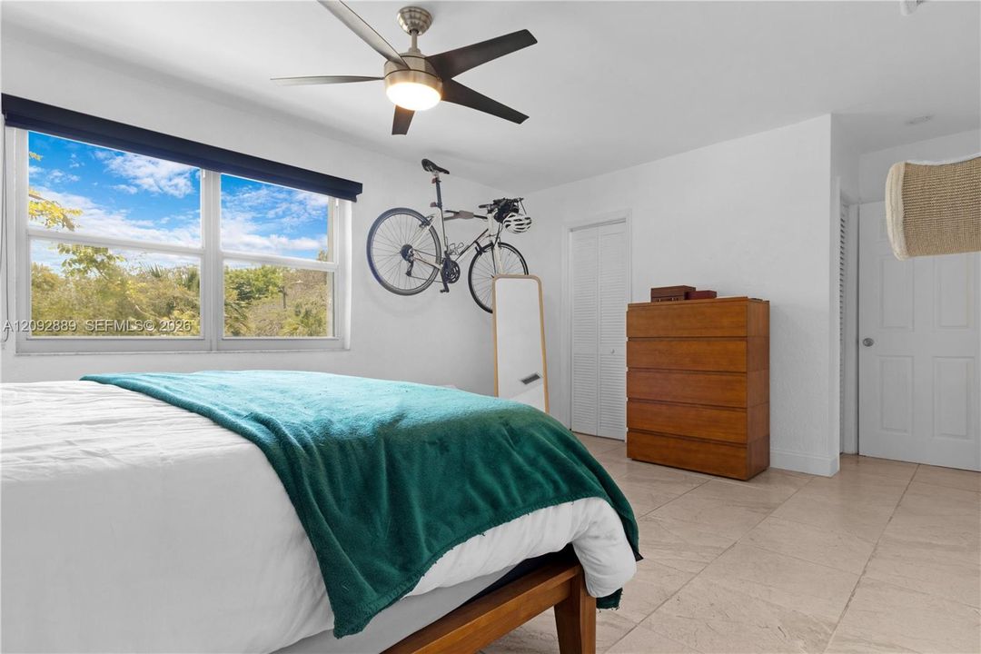 For Rent: $5,200 (3 beds, 2 baths, 1632 Square Feet)