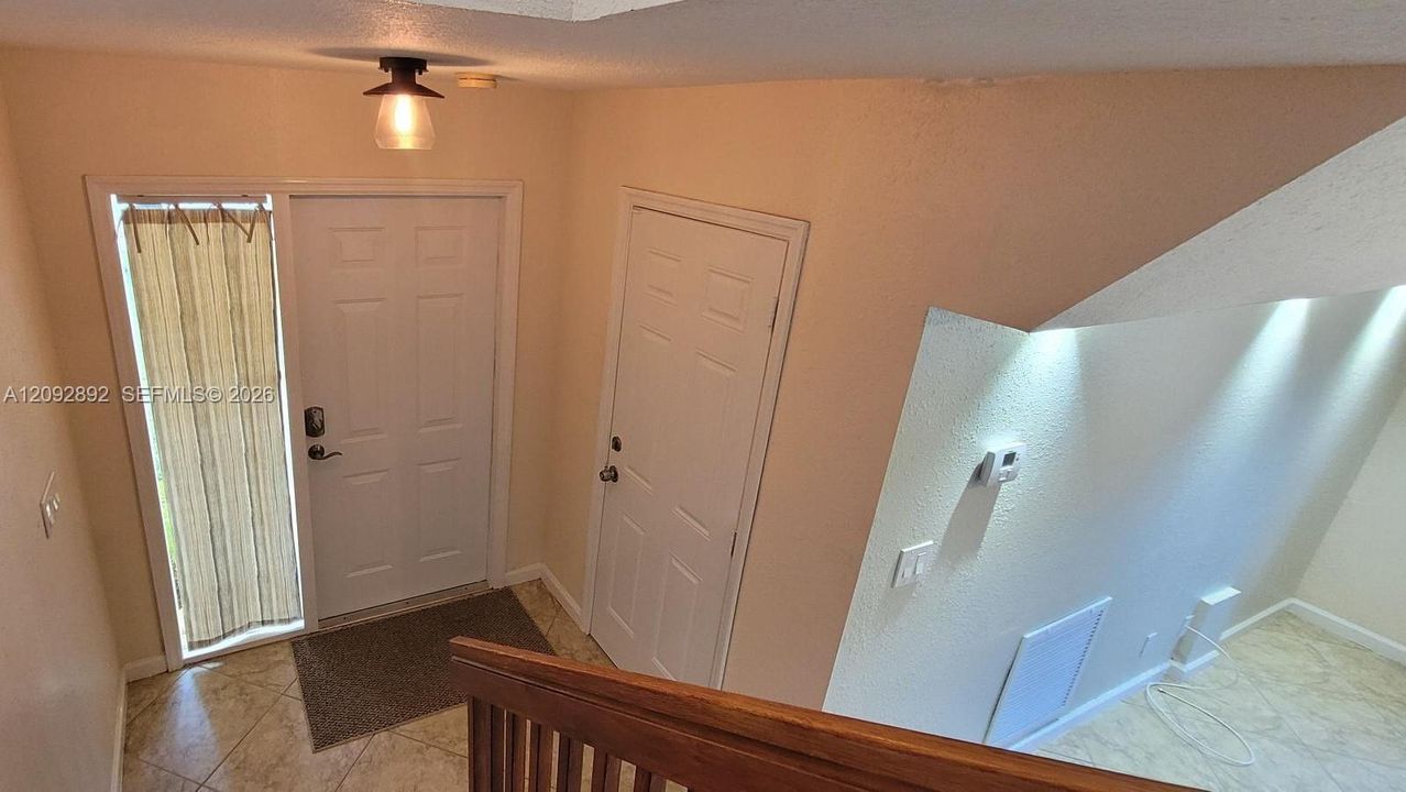 For Sale: $450,000 (3 beds, 3 baths, 1281 Square Feet)