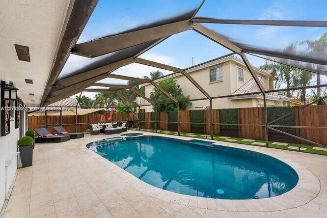 For Rent: $4,800 (3 beds, 2 baths, 1539 Square Feet)