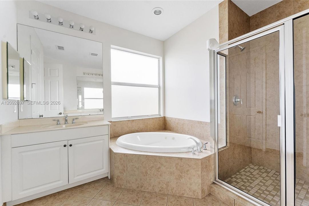 На продажу: $935,000 (5 спален, 4 ванн, 3619 Квадратных фут)