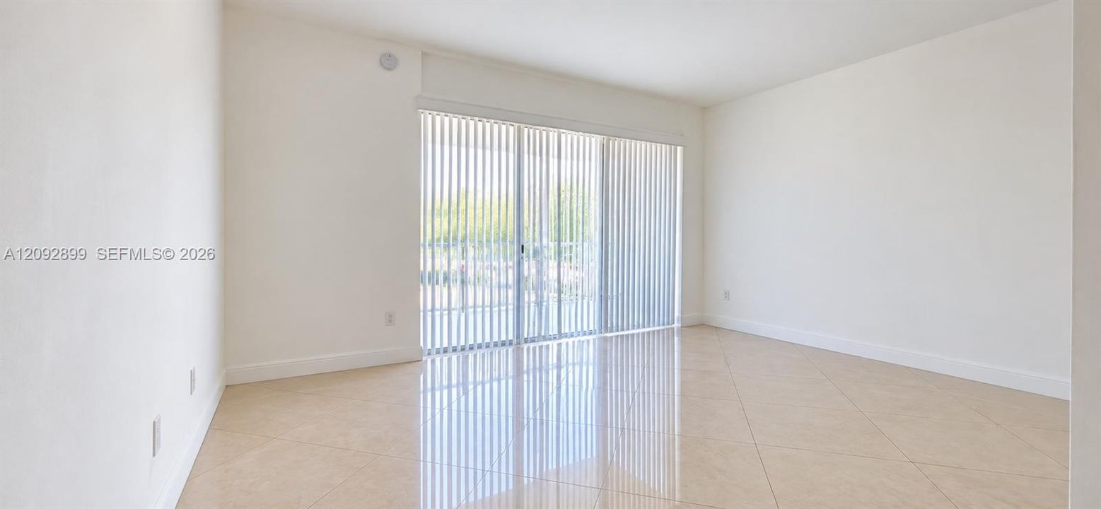 For Rent: $2,400 (2 beds, 2 baths, 922 Square Feet)