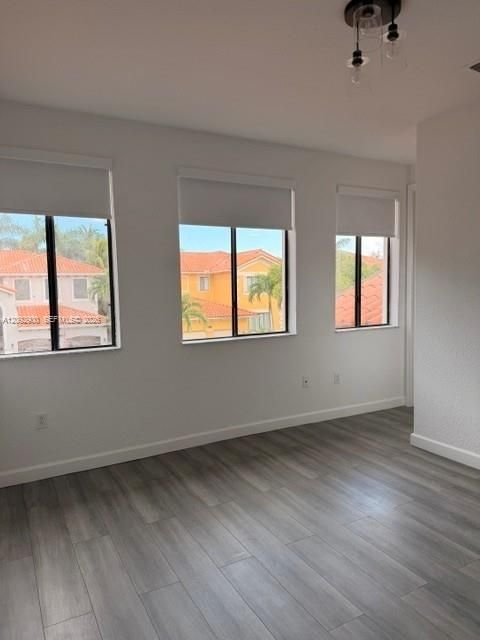 В аренду: $7,500 (5 спален, 4 ванн, 4149 Квадратных фут)