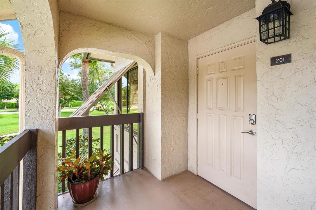 10101 Mangrove Dr. Apt 201-21