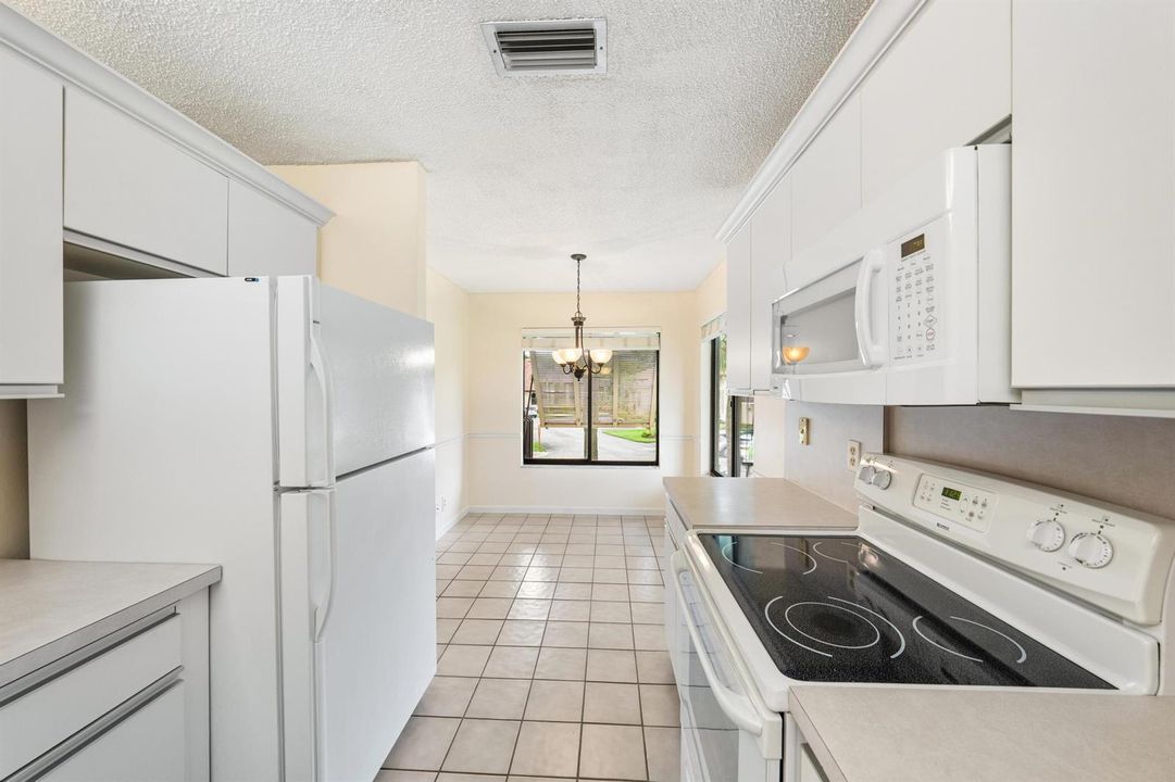 10101 Mangrove Dr. Apt 201-8