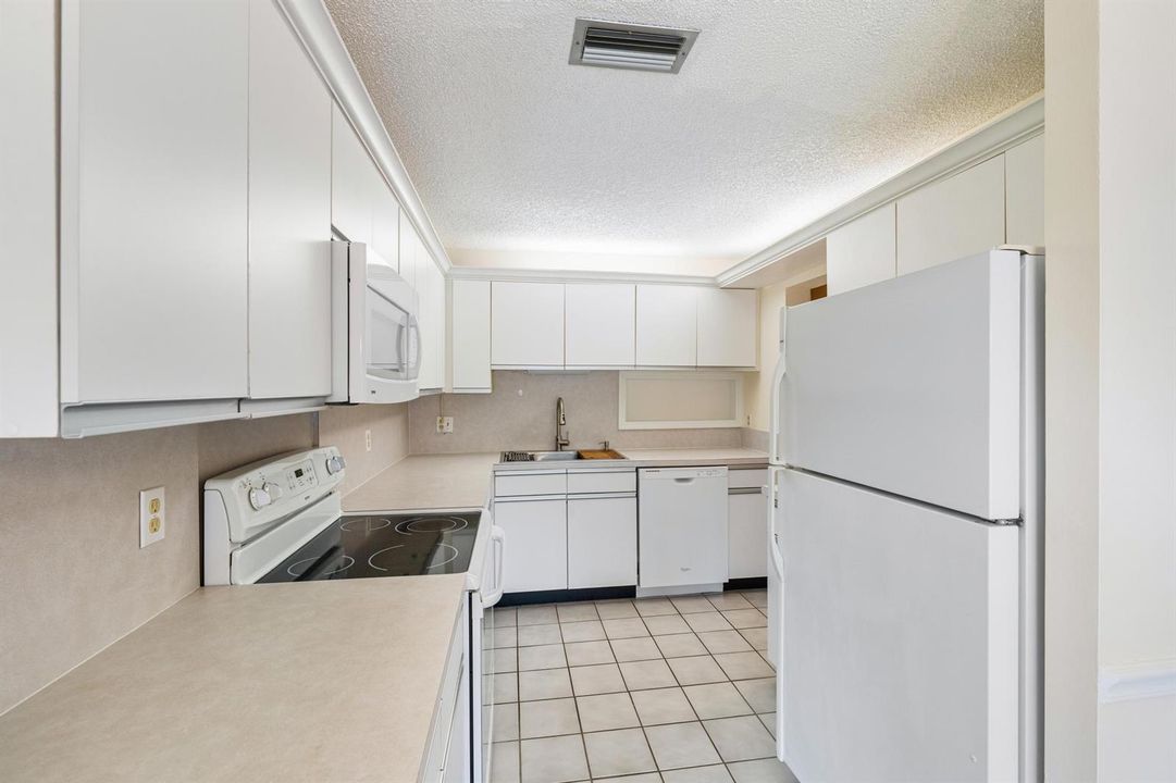 10101 Mangrove Dr. Apt 201-9