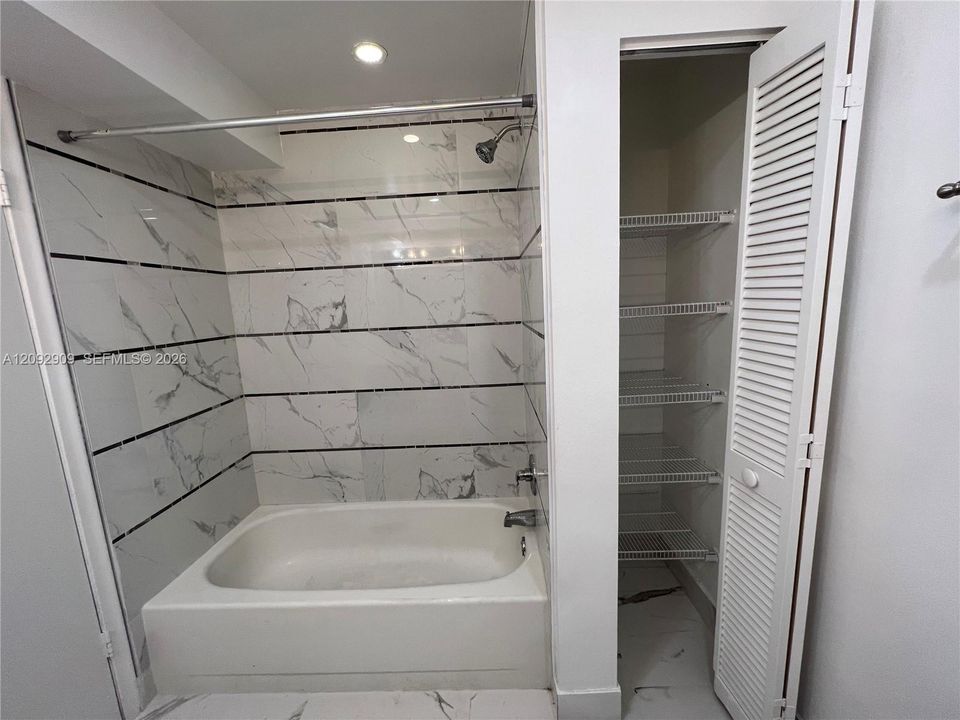 En Renta: $2,700 (3 camas, 2 baños, 1540 Pies cuadrados)